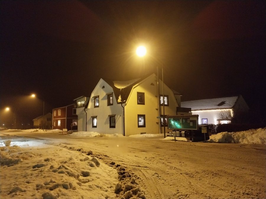 File:Vita Huset i Skorped.jpg