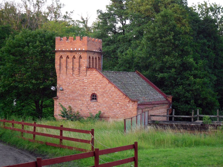 File:Sturefors slott kraftstation.JPG