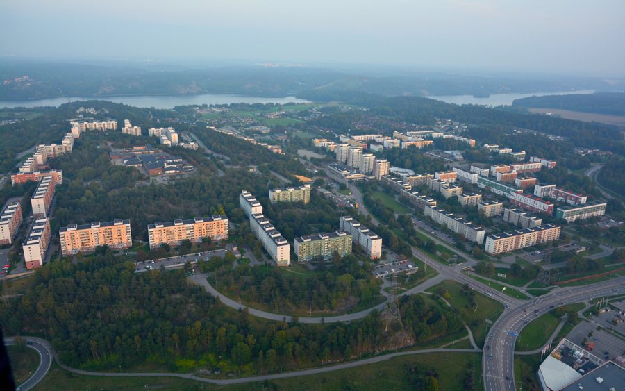 File:Alby, flygfoto 2014-09-20.jpg