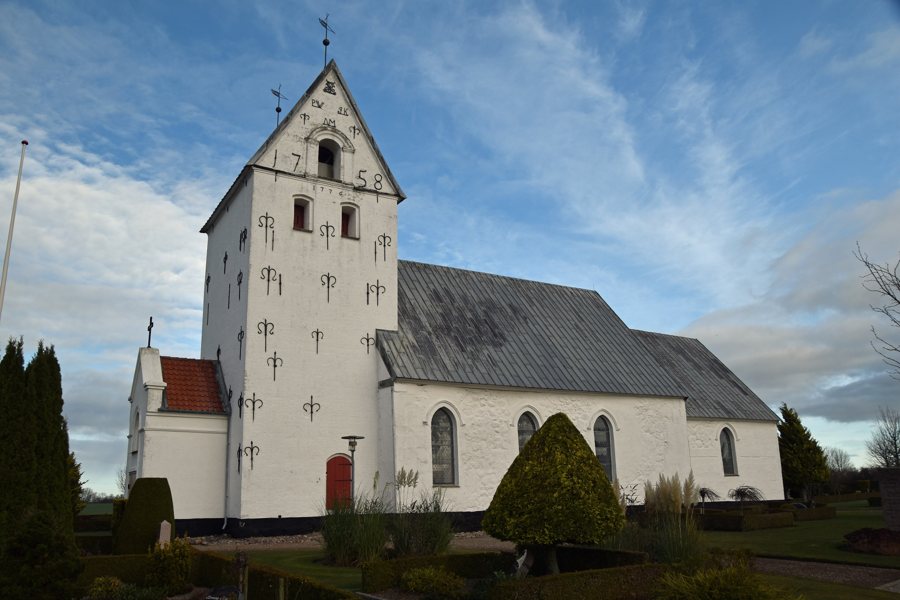 File:Frørup Kirke (Kolding Kommune).jpg