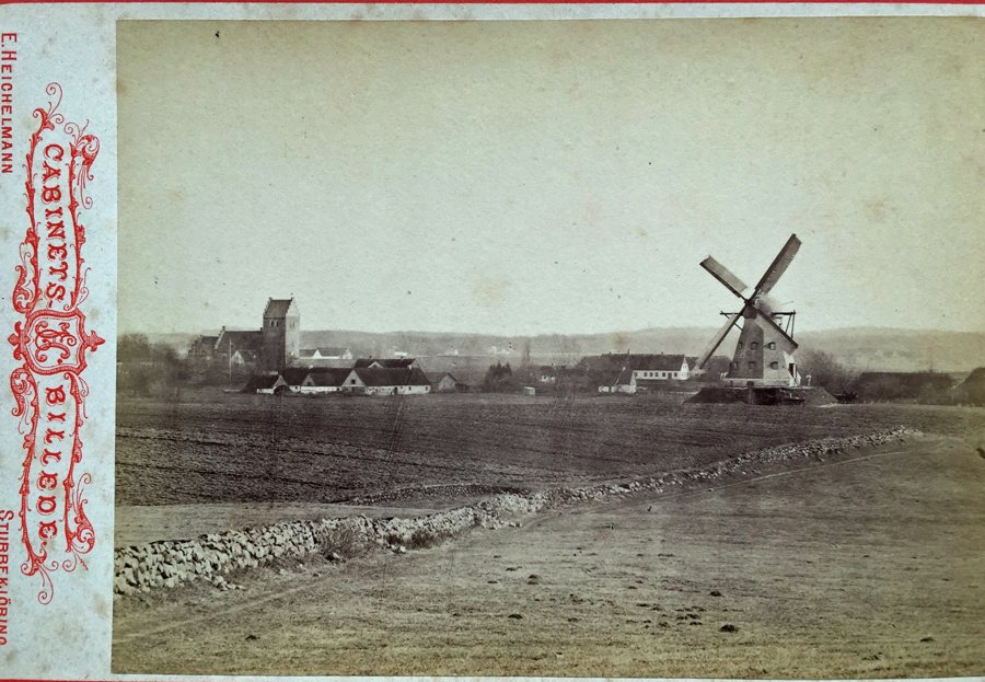 File:Tikøb Mølle og kirke omkring år 1900.jpg
