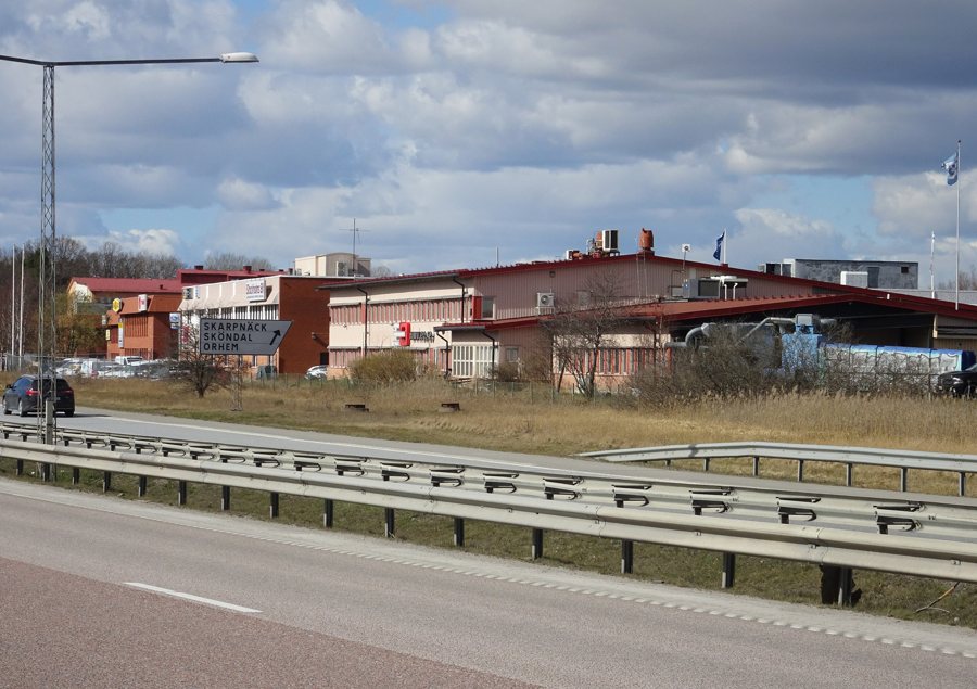 File:Skarpnäck företagsområde, april 2020a.jpg