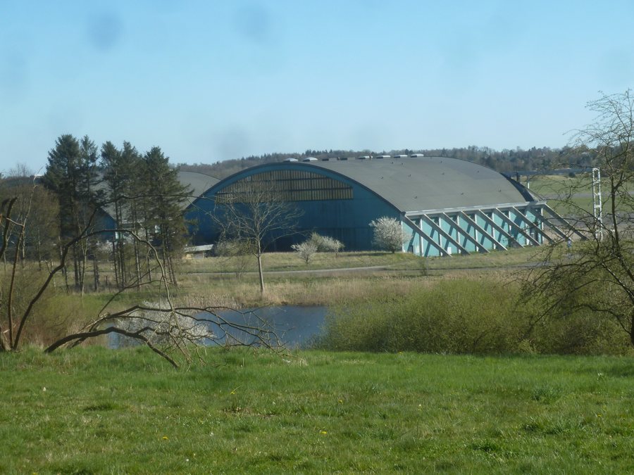 File:Flyvestation Værløse - hangar.JPG