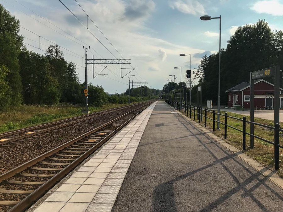 File:Örsjö station västlig riktning 20220819.jpg