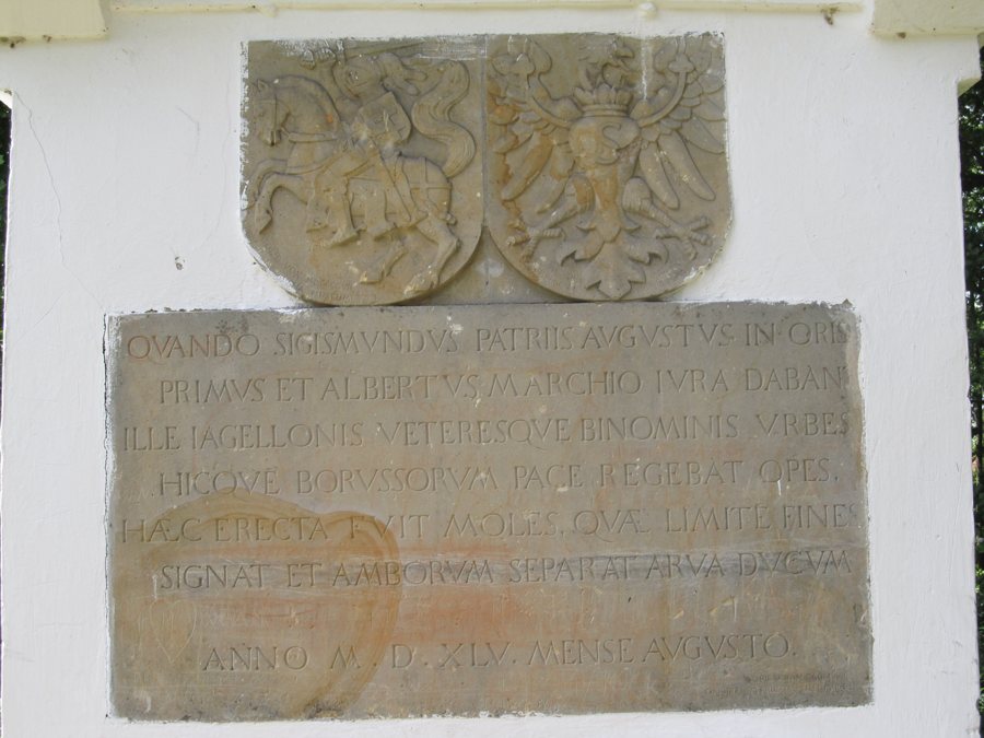 File:Bogusze (gm. Prostki), słup graniczny z 1545 r., tablica.JPG