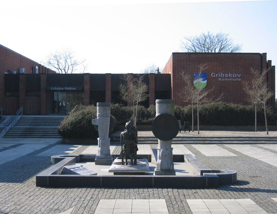 File:Gribskov Rådhus 24-03-07 01.jpg