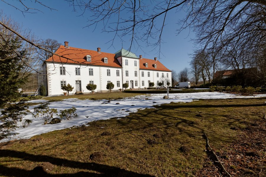 File:Winnemark Karlsburg 5200.jpg
