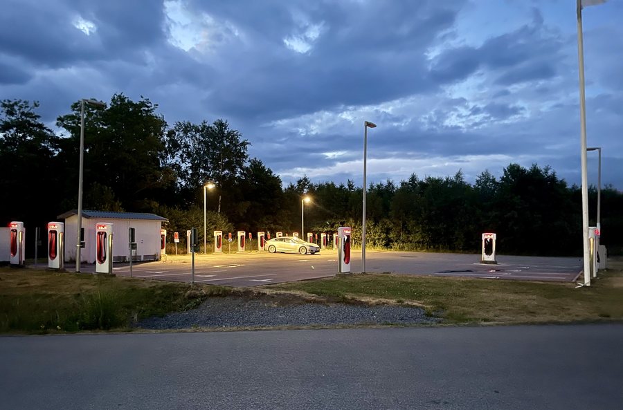 File:Tesla charging station Falkenberg.jpg