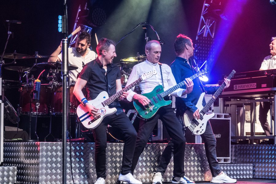 File:Status Quo live at Partille Arena, 2017-04-22.jpg