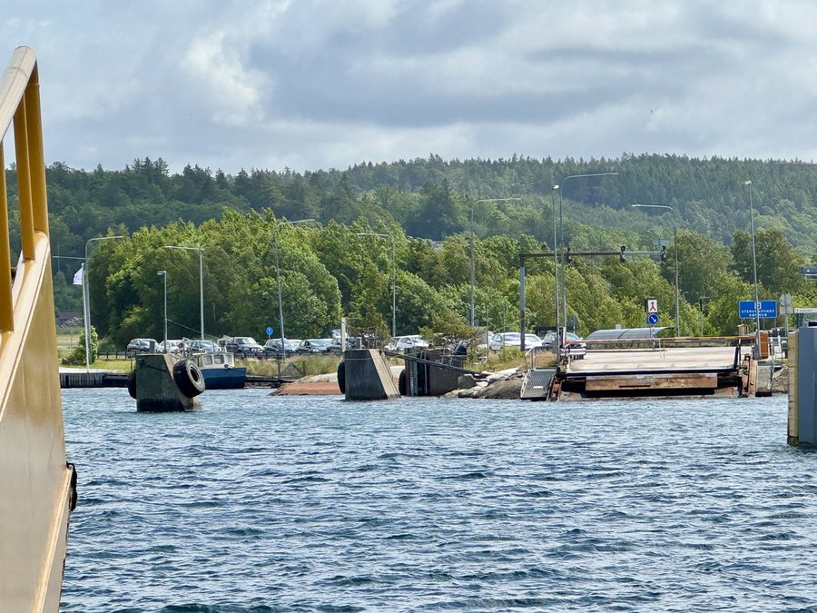 File:Approaching Kolhättan ferry terminal in Stenungsund Municipality Västra Götaland County Sweden 01.jpg