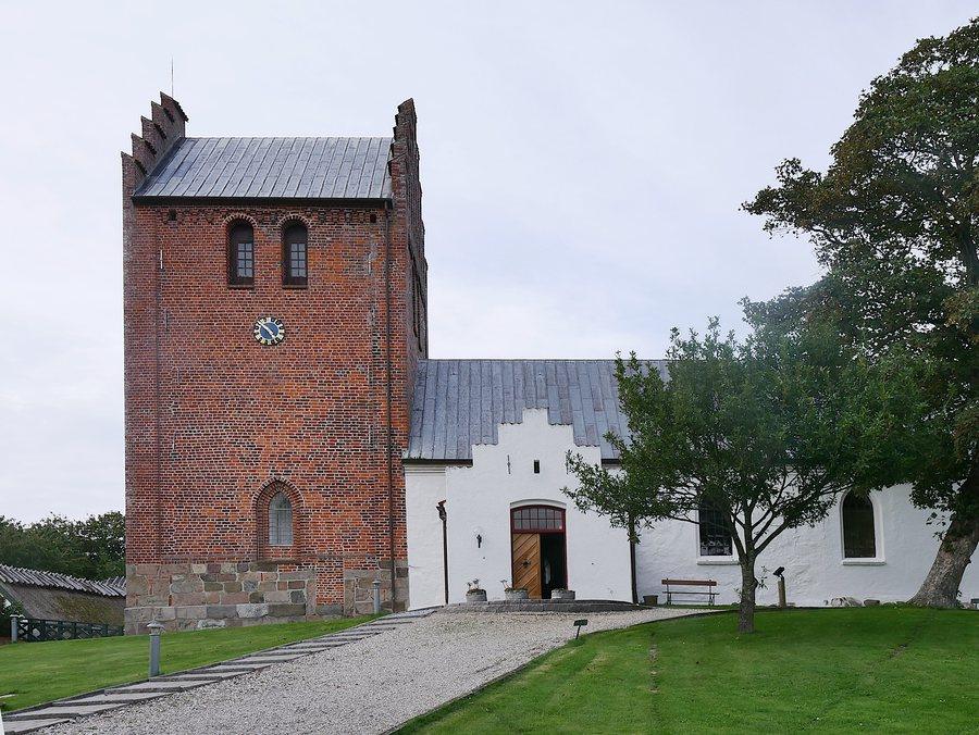 File:Torup Kirke (Halsnæs Kommune) 1.jpg