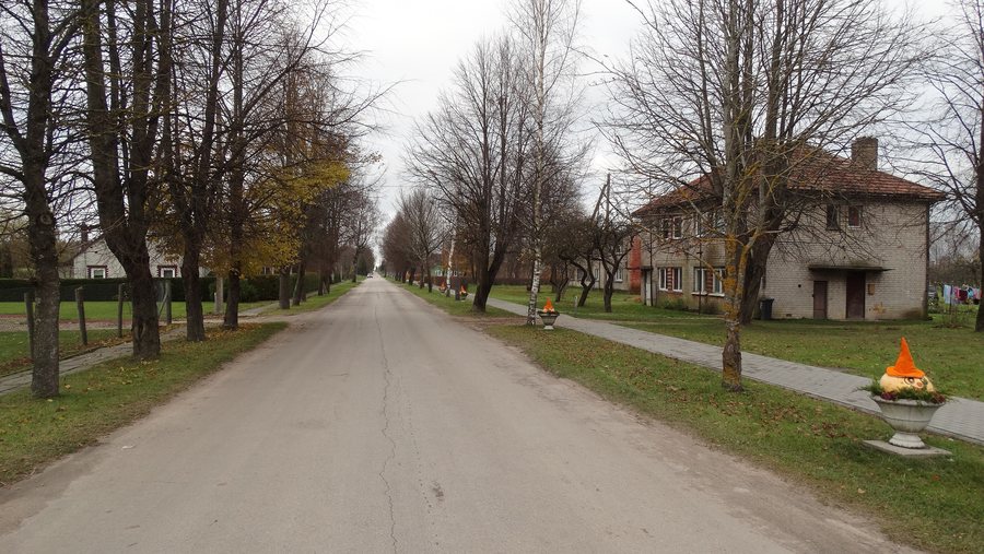 File:Usėnai, gatvė.JPG