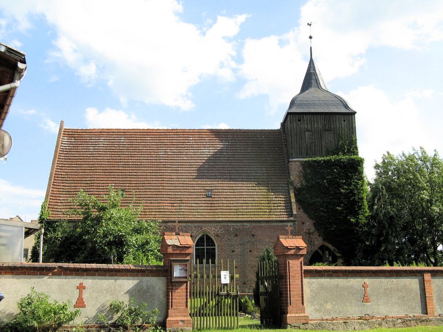 File:Buchholz MÜR Kirche 2009-07-16 199.jpg