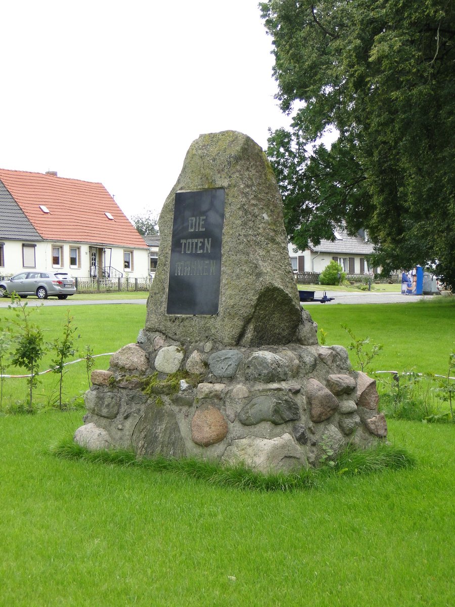 File:Glienke Kriegerdenkmal 2011-08-03 231.JPG