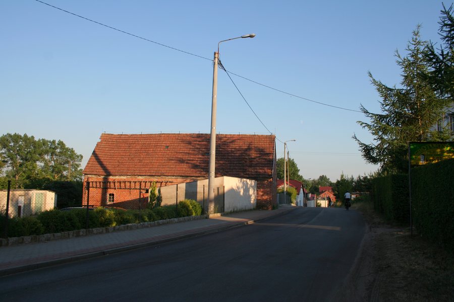 File:Dębina - Road 01.jpg