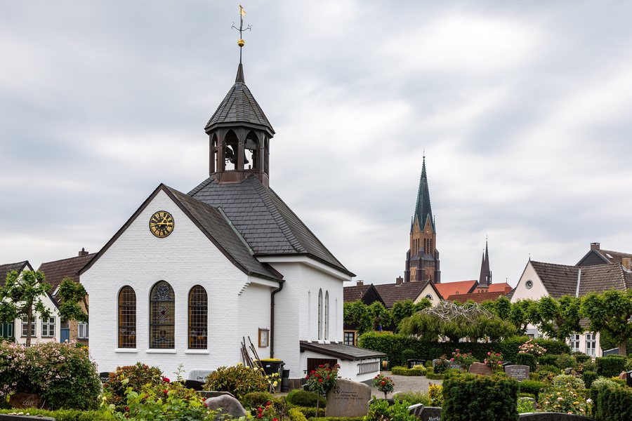 File:Schleswig, Friedhof der Holmer Beliebung, Holmer Kapelle -- 2023 -- 7473.jpg