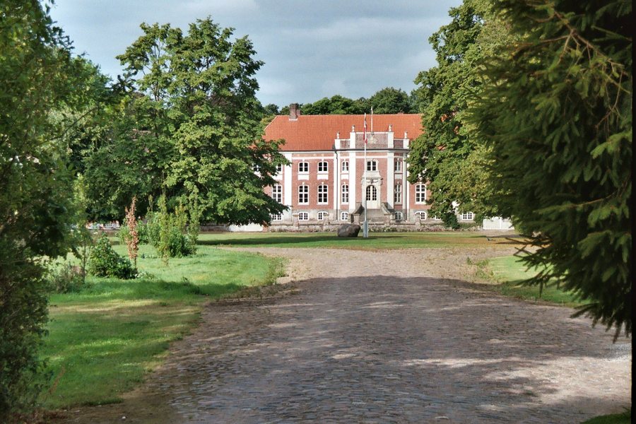 File:Stangheck, manor house of the farm Rundhof.jpg