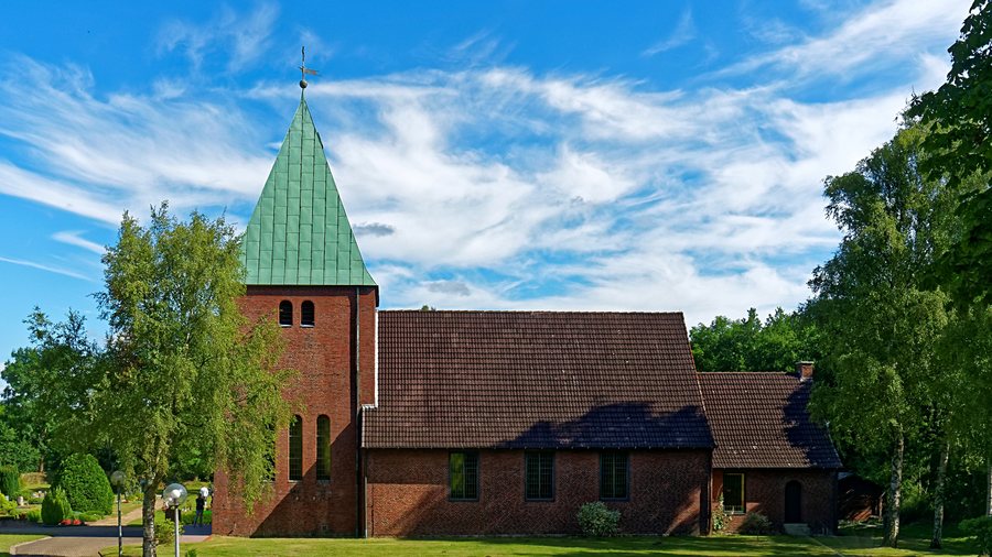 File:20170709 094837 Idstedt Kirche.jpg