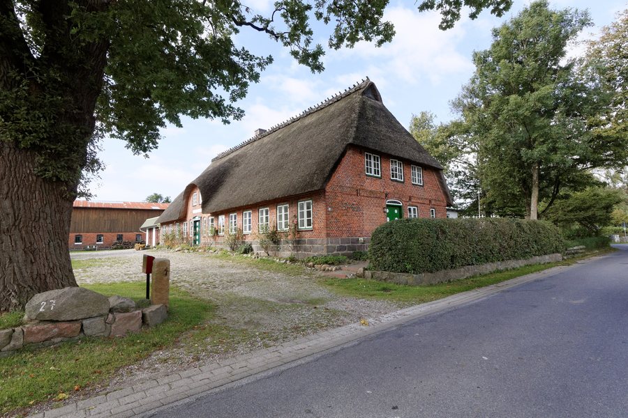 File:Husby Dorfstrasse 27 8963.jpg