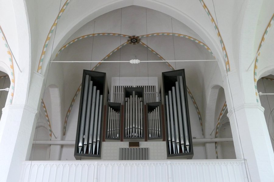 File:Bordesholm Klosterkirche Orgel (2).JPG