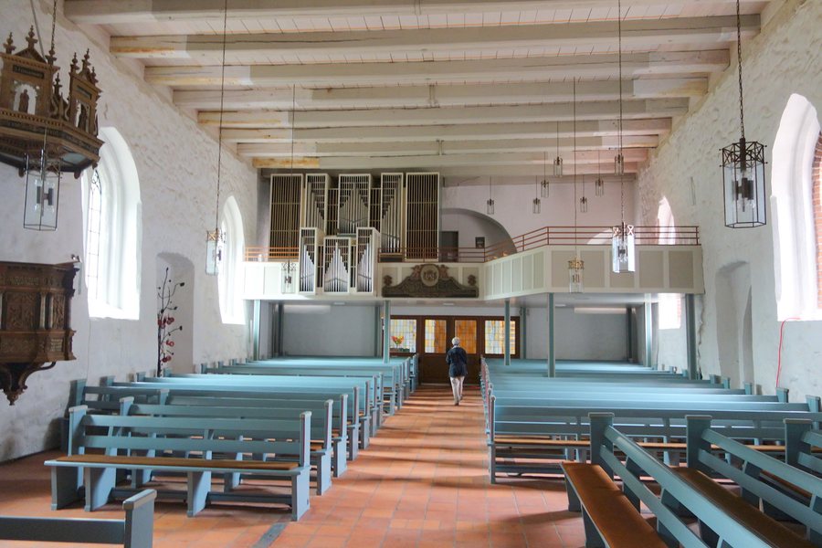 File:Schönkirchen Marienkirche (1).jpg