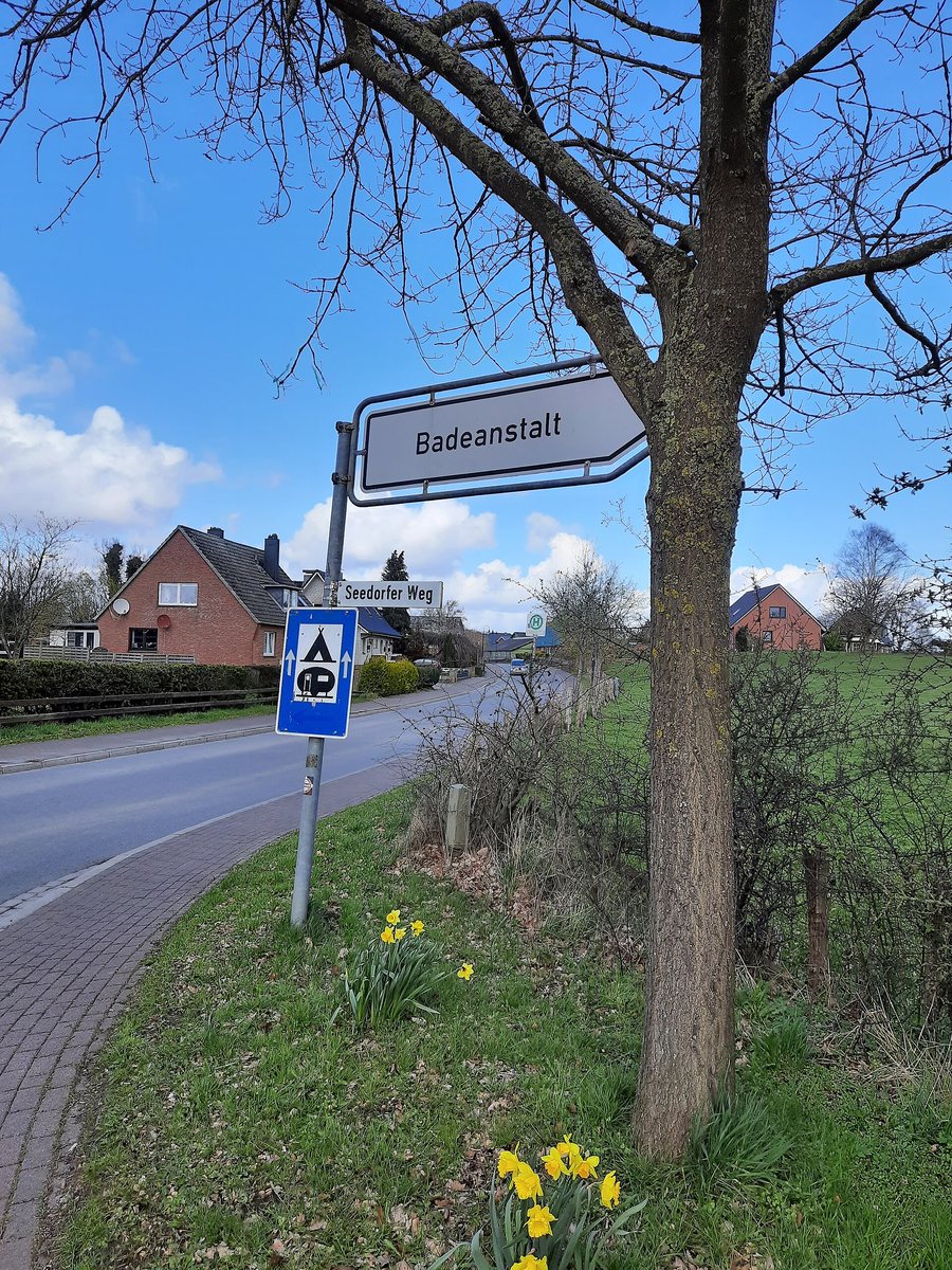 File:Borgdorf-Seedorf, Hauptstraße.jpg