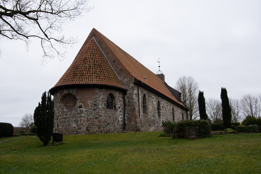 File:St.-Katharinen-Kirche Bünsdorf 2022CF 01.jpg
