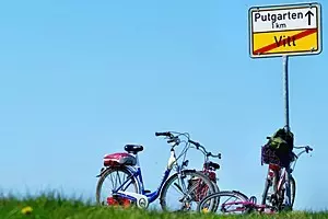 Cycling is an essential part of an active holiday on the Baltic Sea—as here on the island of Rügen