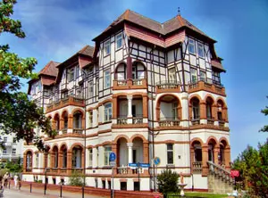The Baltic resort of Kühlunsborn is home to many villas in the seaside resort style, most of which are used as hotels or holiday apartments
