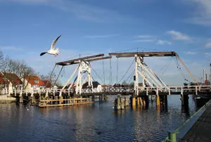 Dutch-style bascule bridge in Wieck (Photo: Sabrina Wittkopf-Schade)