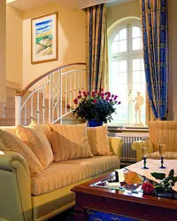 Suite at Travel Charme Kurhaus Binz (Photo: Travel Charme)