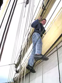 Climbing exercise on the yard (Photo: Peer Schmidt-Walther)